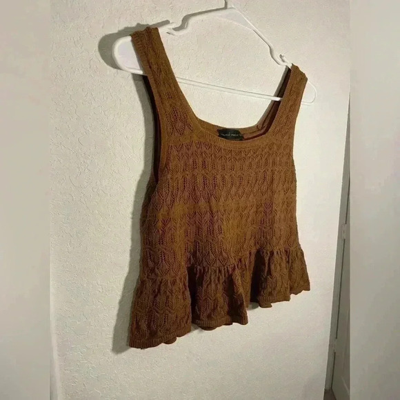 House of Harlow 1960 Brown Cropped Knit Tank Top Ruffle Hem Size Medium - Picture 7 of 8